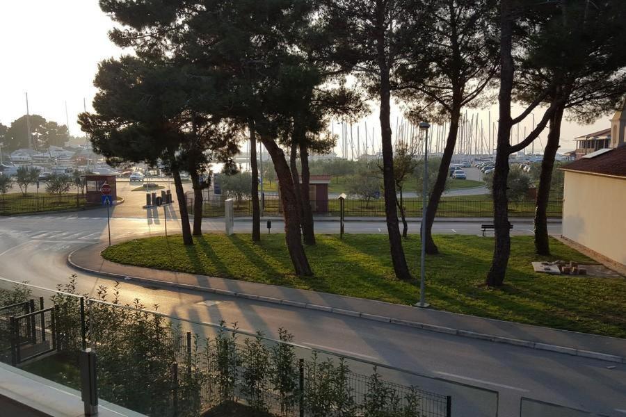 Lux Hotel Novigrad Istria Esterno foto